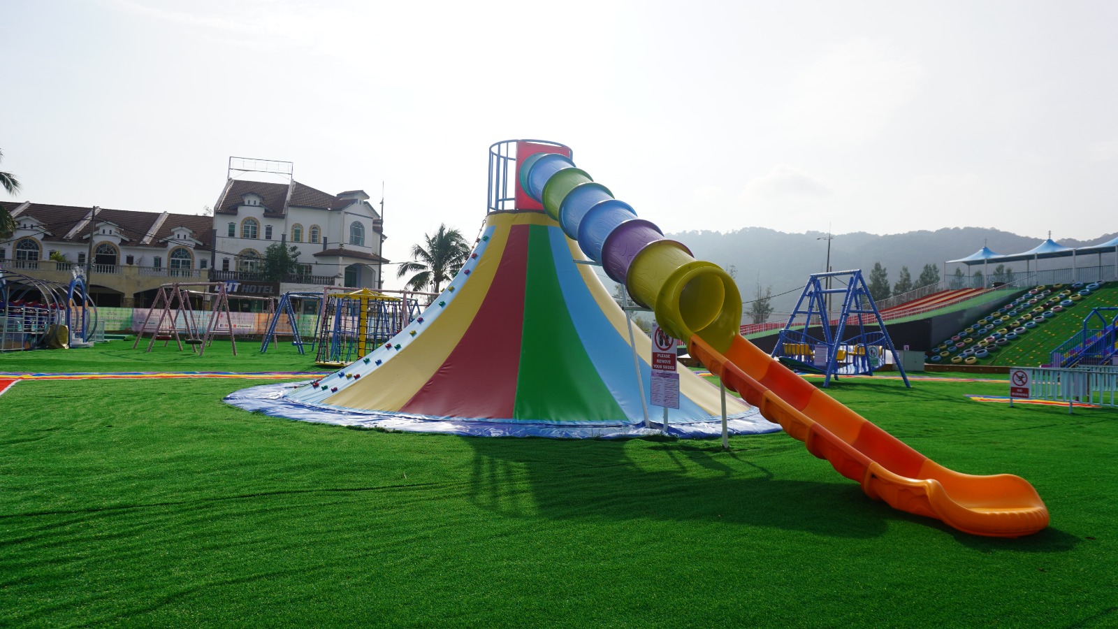 Volcano Climb & Slide di Funtasi Land Plus+